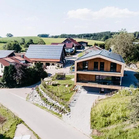 Daire Liselotte Neukirch (Tubingen)